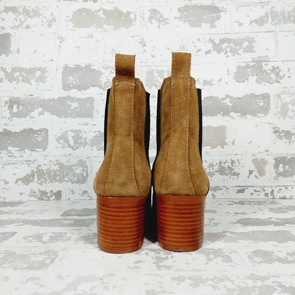 NEW Steve Madden Rhiannon Chelsea Brown Suede Block Heel Ankle Boots V336