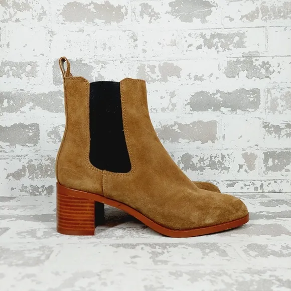 NEW Steve Madden Rhiannon Chelsea Brown Suede Block Heel Ankle Boots V336