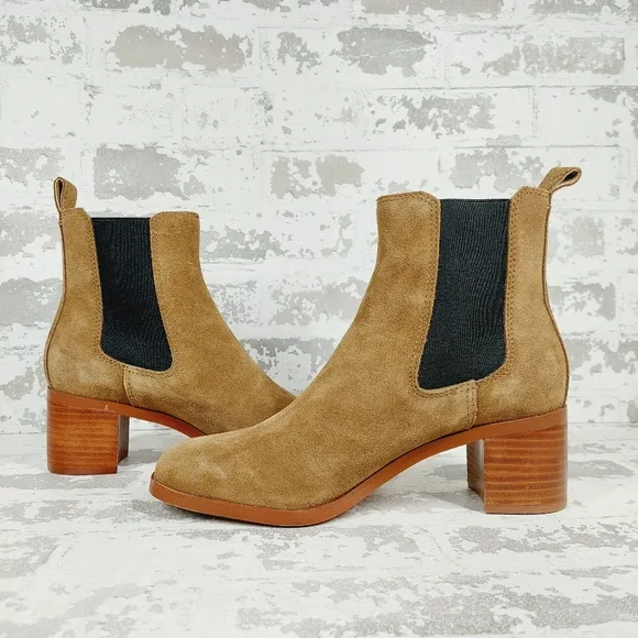 NEW Steve Madden Rhiannon Chelsea Tan Suede Block Heel Ankle Boots D614