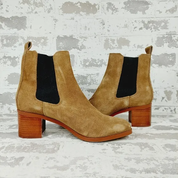 NEW Steve Madden Rhiannon Chelsea Tan Suede Block Heel Ankle Boots i171