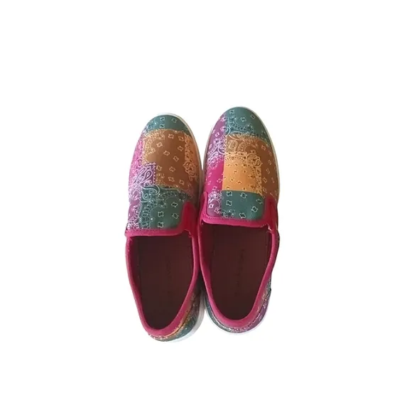 New SUN   STONE Men's Reins Bandana Print Slip-on Sneakers