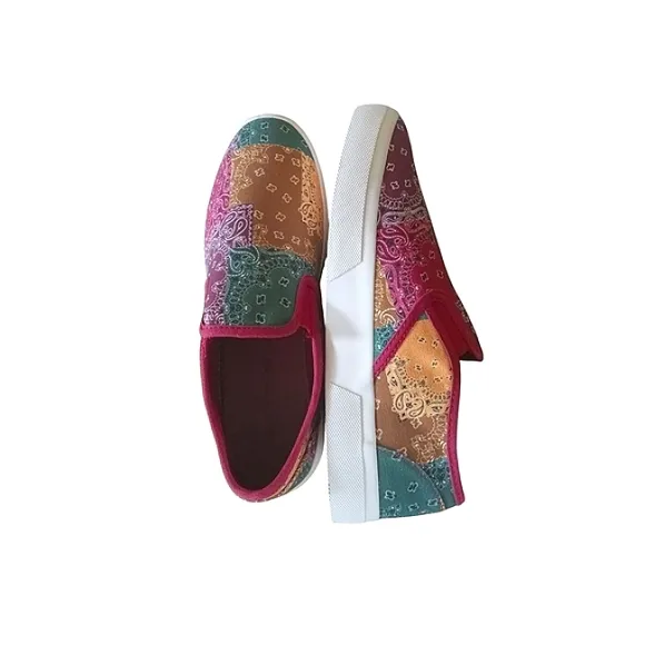 New SUN   STONE Men's Reins Bandana Print Slip-on Sneakers