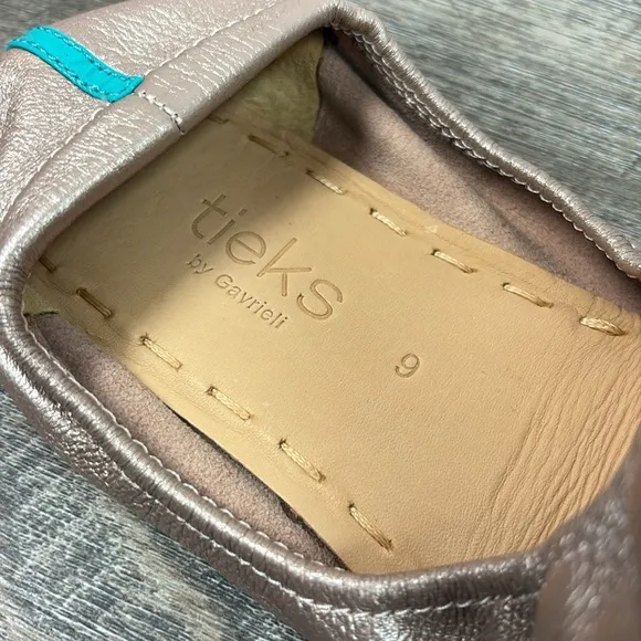NEW Tieks NAUGHTY Metallic Bronze Flats Size 9