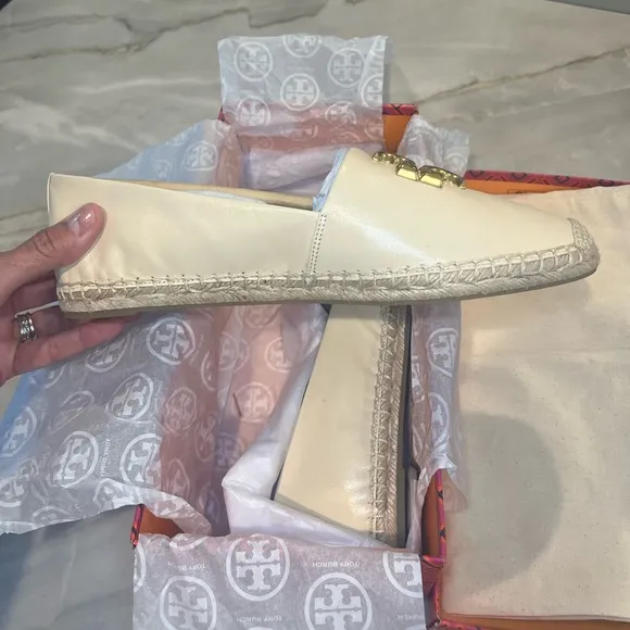 NEW Tory Burch Espadrille, soft cream leather, 1/2” jute &amp; rubber sole,  size 11