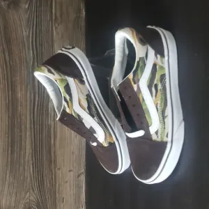 New Vans Old Skool Painted Camo Youth Unisex Brown Sneakers Everyday Casual