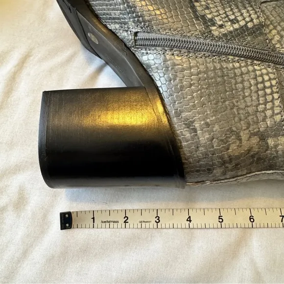 NEW Vince Camuto 11 Gibi Gray Snakeskin Wide Calf Boots ~ Snake Block Heel