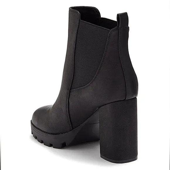 New w/o Box MIA Zarah Lug Sole Pull-On Black Platform Ankle Boots Size 9