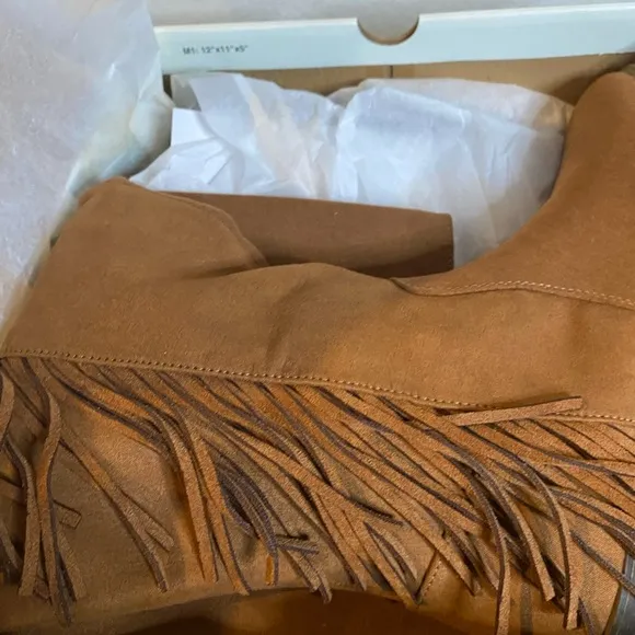 New Women’s SO Cognac Knee High Fringe Boots Size 8 WC Wide Calf Boho Western