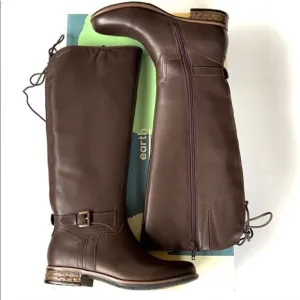 NEW Earth Brand leather boots