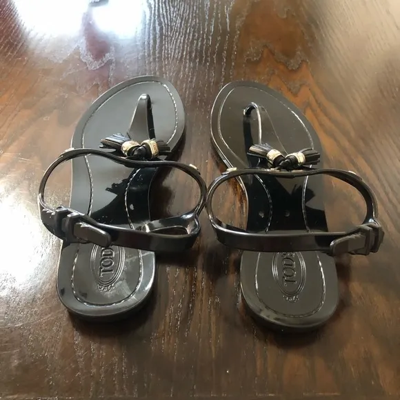 NEW⭐️TOD’S Jelly Black Tassel Thong‎ Sandals 7.5/38 RubberStamp Logo T summer
