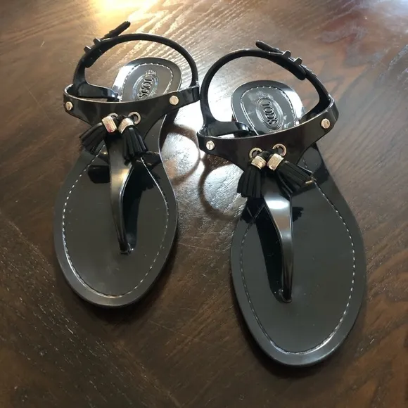 NEW⭐️TOD’S Jelly Black Tassel Thong‎ Sandals 7.5/38 RubberStamp Logo T summer