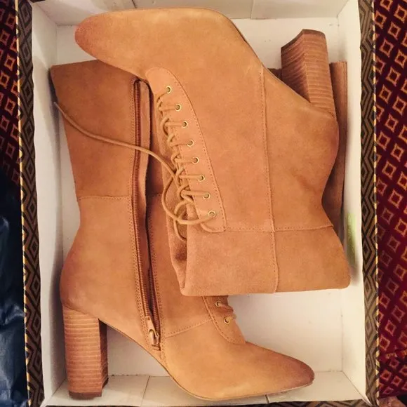 NIB 8, 8.5, 9 Lace Up Suede Boots Bulletin