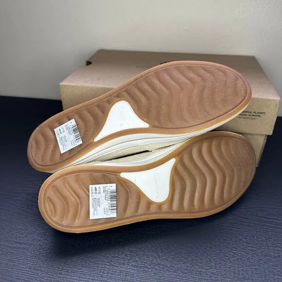 NIB Clarks womans breeze step natural interest slip on loafers size 8M