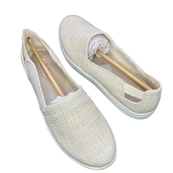 NIB Clarks womans breeze step natural interest slip on loafers size 8M