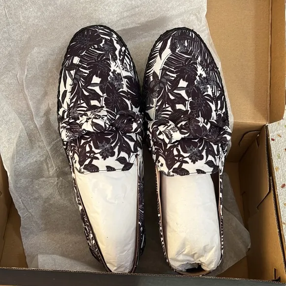NIB Cole Haan | Black &amp; Ivy Beverly Cloudfeel Knott Leather Espadrilles