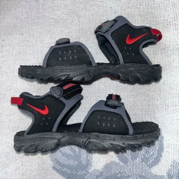 NIB Little Boys Size 9C Nike Little Santiam 4 (TD) Sandals