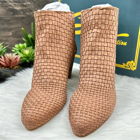 NIB Sbicca Parkman Woven Leather Cone Heel Shooties Ankle Booties Boots Tan 8