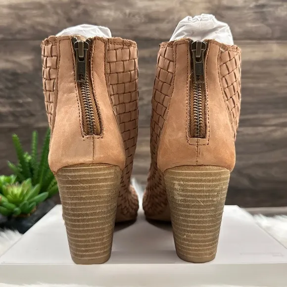 NIB Sbicca Parkman Woven Leather Cone Heel Shooties Ankle Booties Boots Tan 8