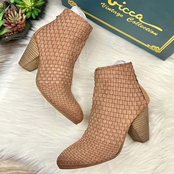 NIB Sbicca Parkman Woven Leather Cone Heel Shooties Ankle Booties Boots Tan 8