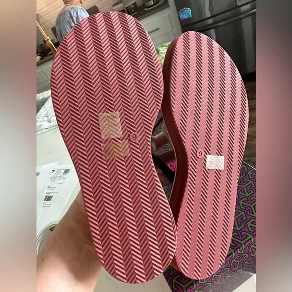 NiB Tory Burch Thong Sandals
