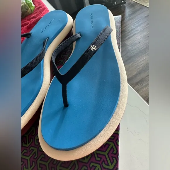 NiB Tory Burch Thong Sandals