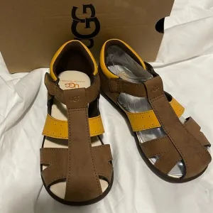 NIB- UGG - children’s 10 &amp; 12