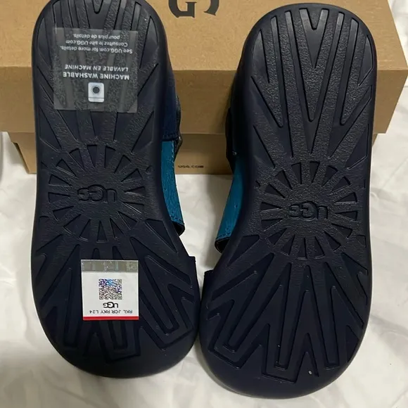 NIB- UGG - toddler 10 &amp; 12