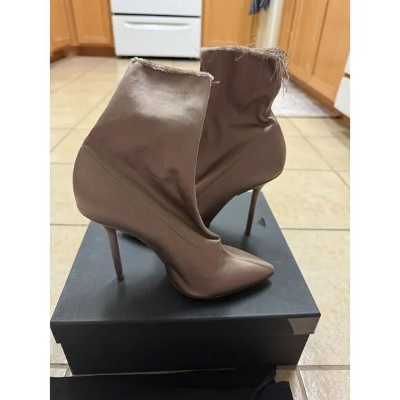 NIB Vetements Distressed Gold Satin Style Sock Bootie Heel Women's Boots 40 9