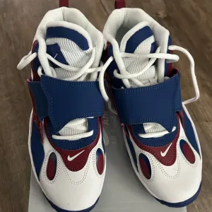 Nike Air Barrage Mid