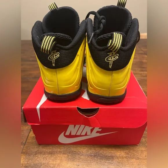 Nike Air FOAMPOSITE One WU TANG BLACK OPTIC YELLOW SIZE 7Y
