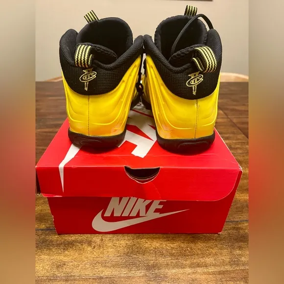 Nike Air FOAMPOSITE One WU TANG BLACK OPTIC YELLOW SIZE 7Y