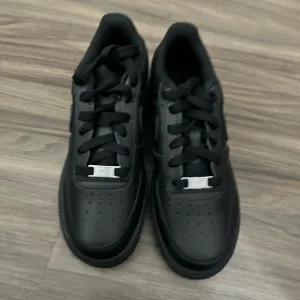 Nike Air Force 1 Kids Black Sneakers