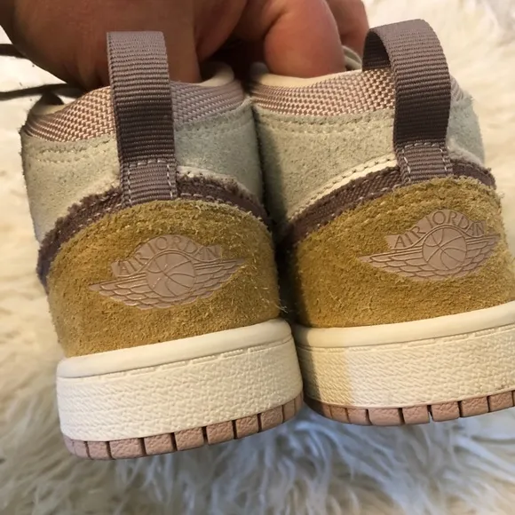 Nike Air Jordan 1 Mid SE Craft DZ4468 102 Inside Out/Taupe PS Kids Size 11.5C