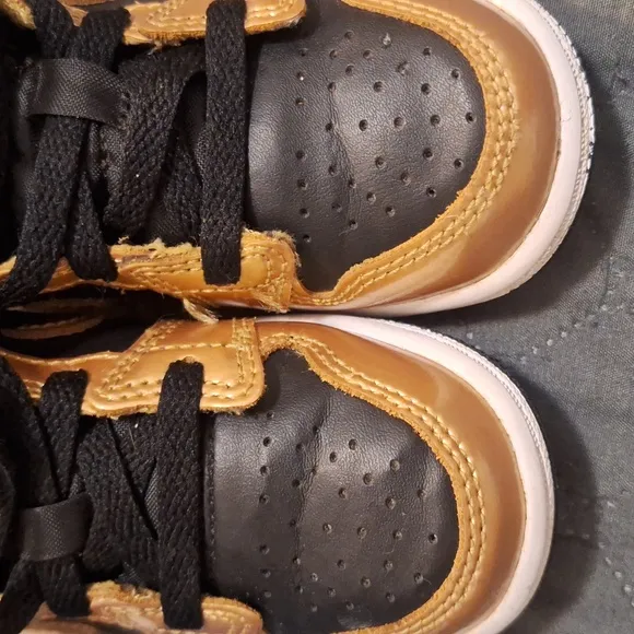Nike Air Jordan 1, Toddler Size 7c, Black and Gold