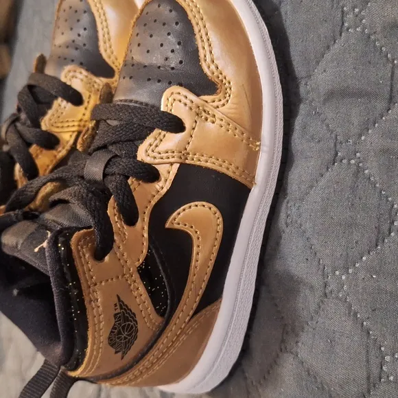 Nike Air Jordan 1, Toddler Size 7c, Black and Gold