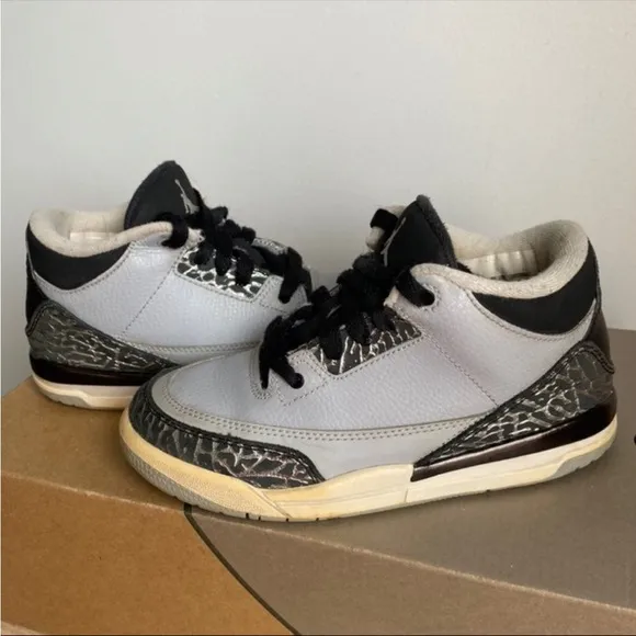 Nike Air Jordan 3 Wolf Grey Kids Sneakers-SZ 1 Y