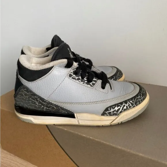Nike Air Jordan 3 Wolf Grey Kids Sneakers-SZ 1 Y