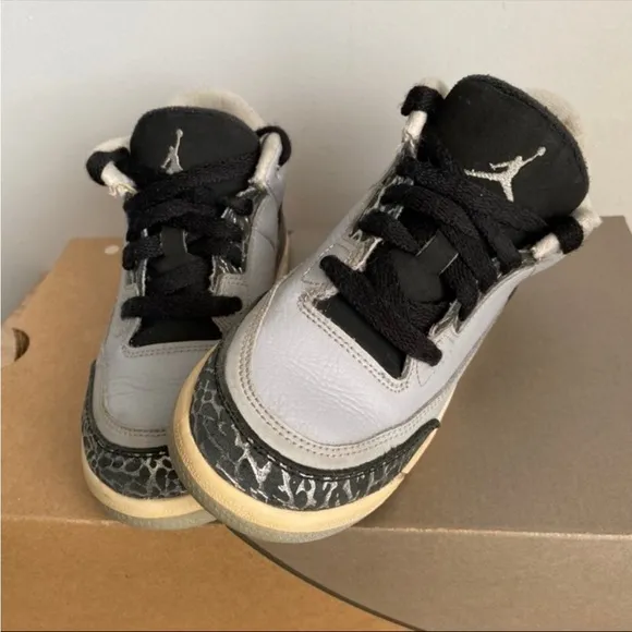 Nike Air Jordan 3 Wolf Grey Kids Sneakers-SZ 1 Y