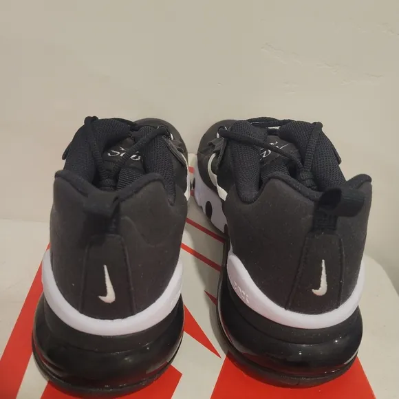 Nike Air Max Kids 270 React Low Black/White BQ0103 009 size 6Y