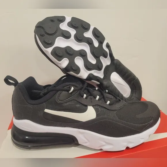 Nike Air Max Kids 270 React Low Black/White BQ0103 009 size 6Y