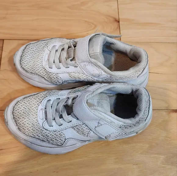 Nike Air Max little kid white sneakers size 11C