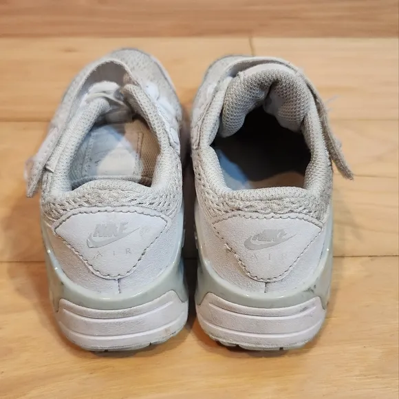 Nike Air Max little kid white sneakers size 11C