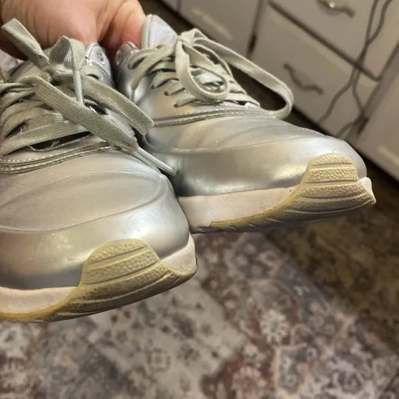 Nike air max thea Metallic Silver Sneakers