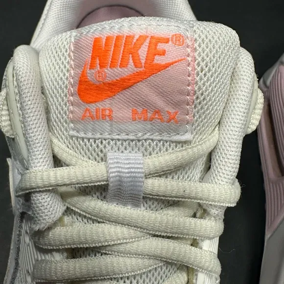 Nike Air Max White Sneakers Women’s size 6.5 pre owned Exellent condition.