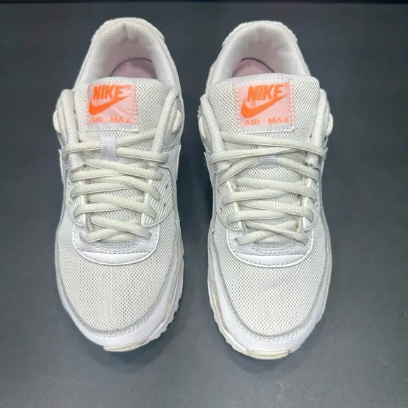 Nike Air Max White Sneakers Women’s size 6.5 pre owned Exellent condition.