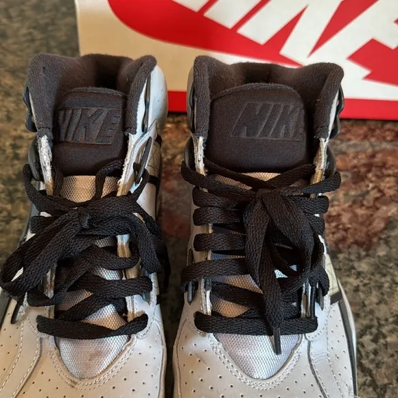 Nike air trainer SC High wolf Gray and Black Sneakers EUC 10.5
