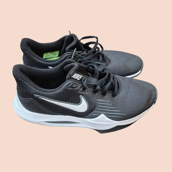 Nike Black Sneakers