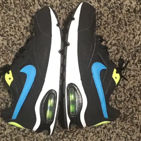 Nike Boys Airmax IVO Trainers Sneakers
