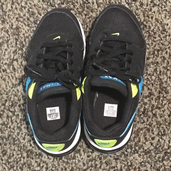 Nike Boys Airmax IVO Trainers Sneakers