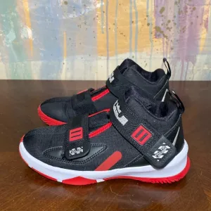 Nike Boys LeBron Soldier XIII Black Red White AR7586-003 size 1Y